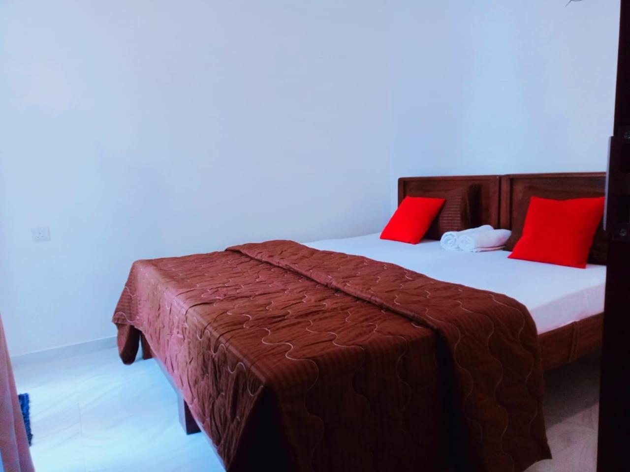 Blue Whales Hotel Hikkaduwa Zewnętrze zdjęcie