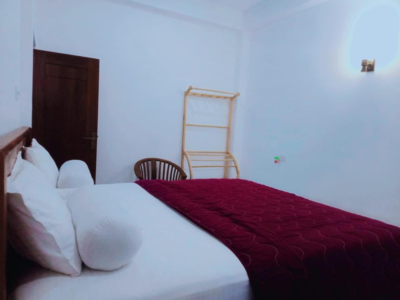 Blue Whales Hotel Hikkaduwa Zewnętrze zdjęcie