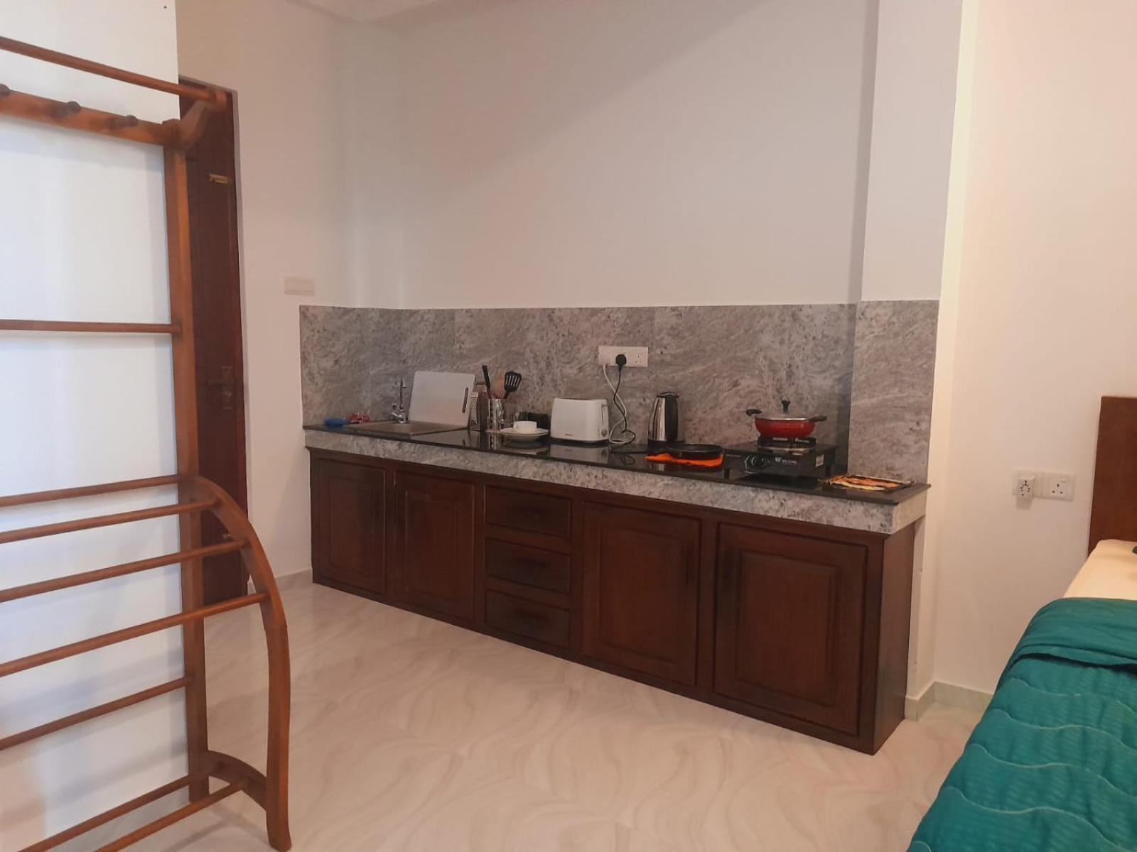 Blue Whales Hotel Hikkaduwa Zewnętrze zdjęcie