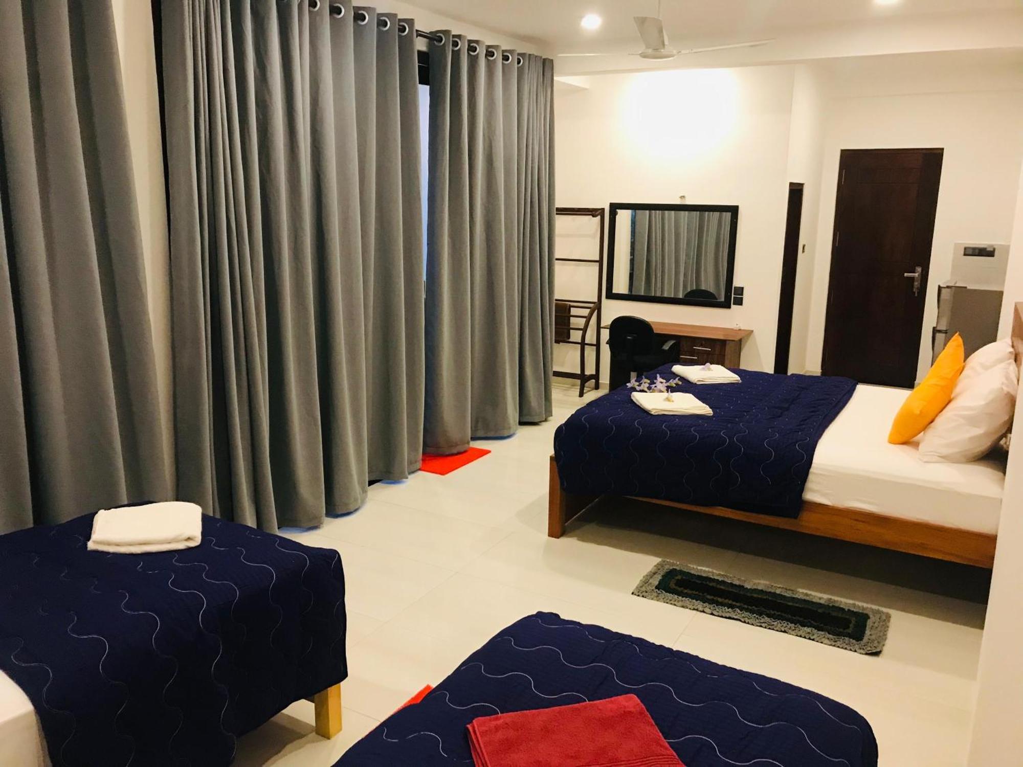 Blue Whales Hotel Hikkaduwa Zewnętrze zdjęcie