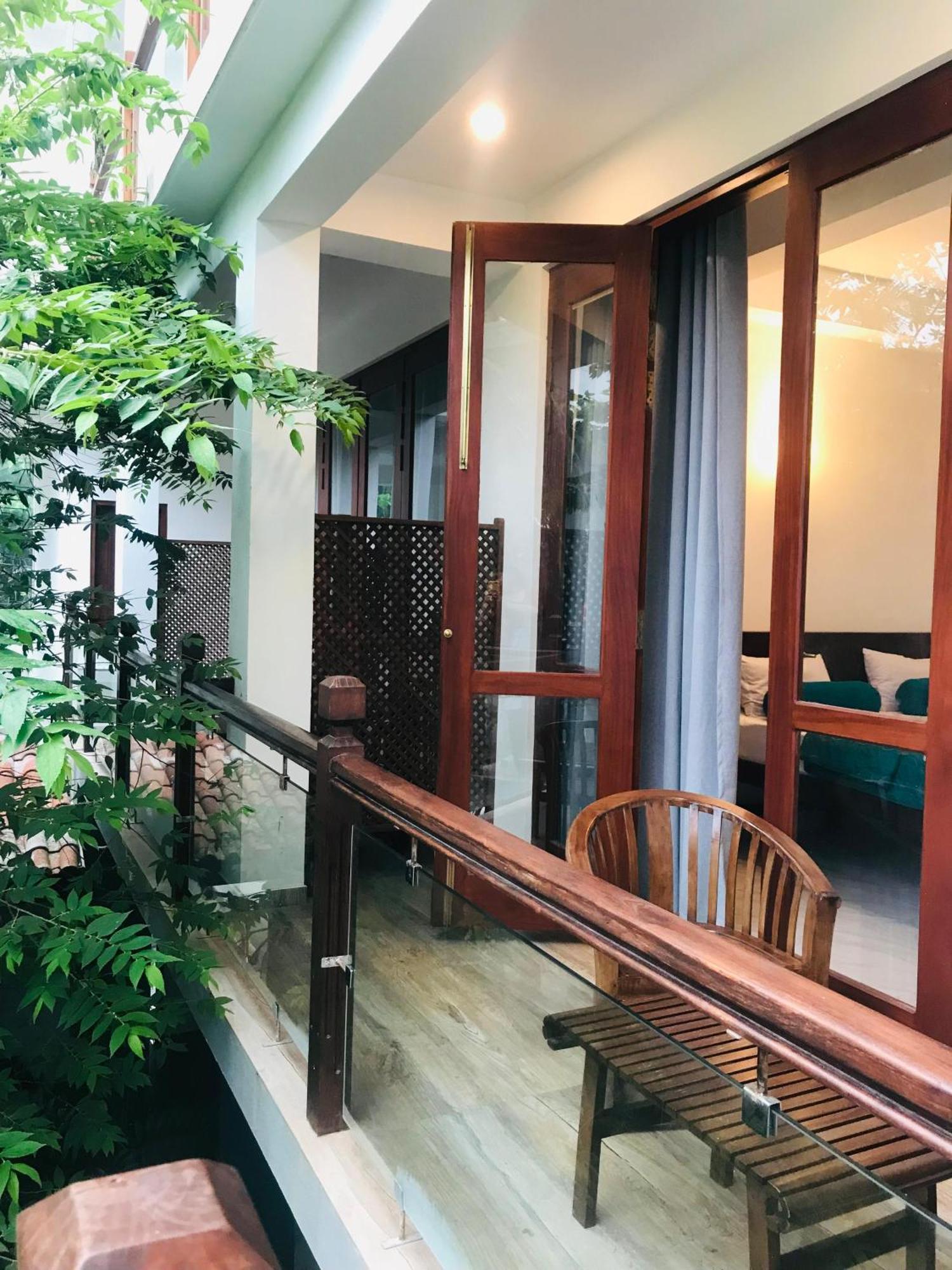 Blue Whales Hotel Hikkaduwa Zewnętrze zdjęcie