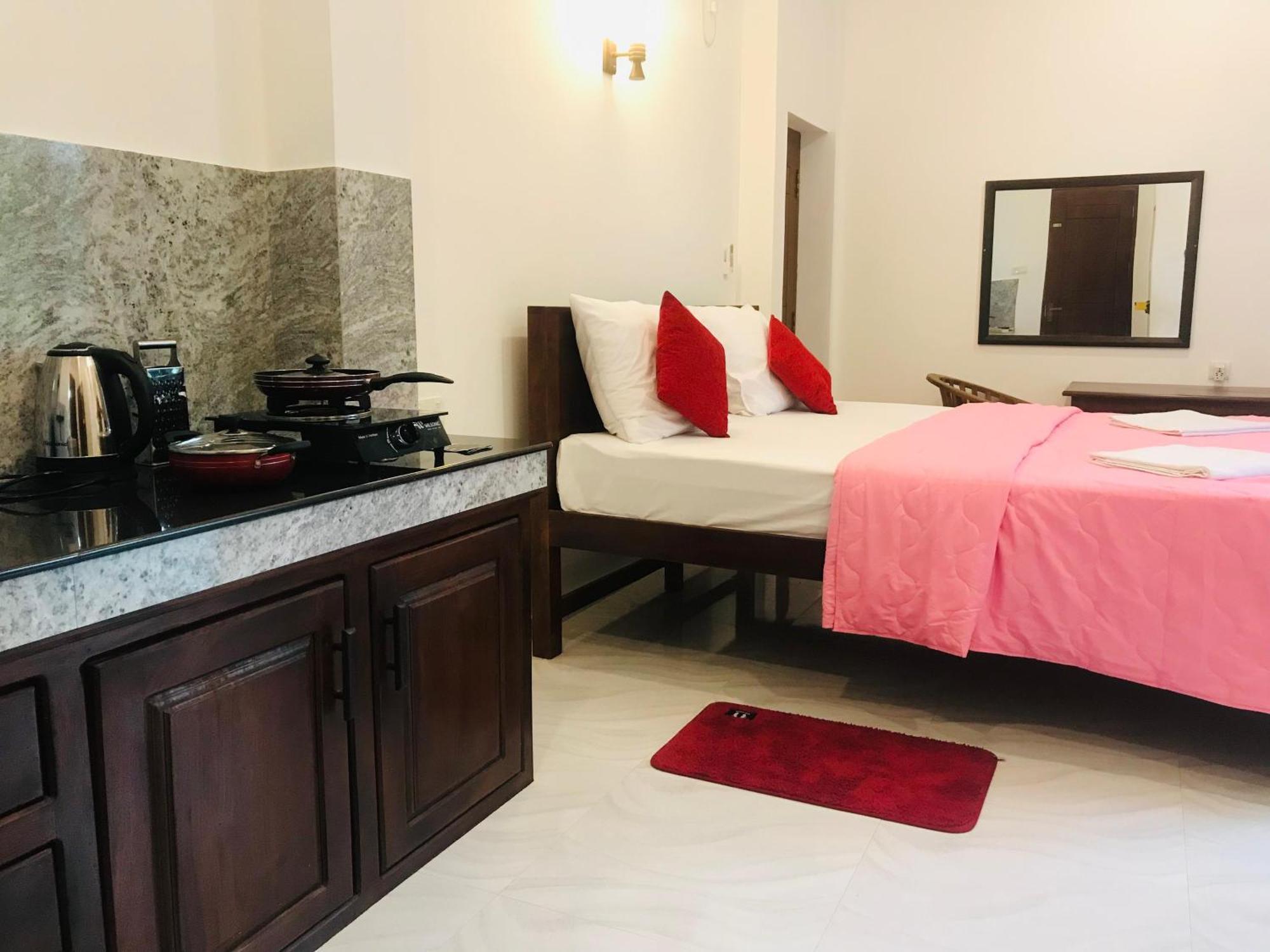 Blue Whales Hotel Hikkaduwa Zewnętrze zdjęcie